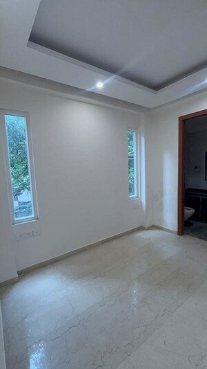 Room in 3 BHK Builder Floor at Kalkaji – for Rent