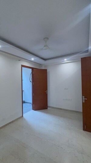 Room in 3 BHK Builder Floor at Kalkaji – for Rent