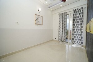 Room in 2 BHK Apartment at Signature Global The Roselia, Sector 95a – for Sale