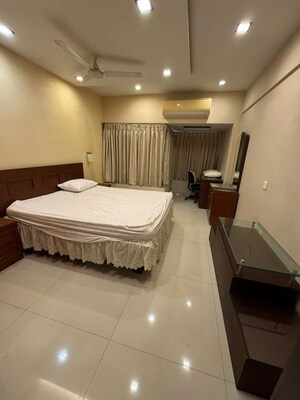 Bedroom in 3 BHK Apartment at Bandra West – for Rent