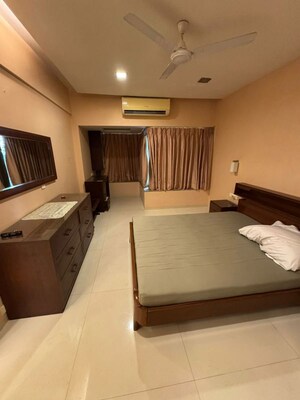 Bedroom in 3 BHK Apartment at Bandra West – for Rent