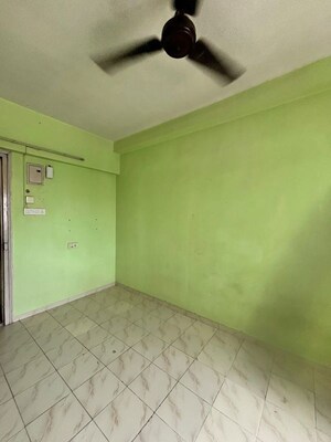 Room in 1 RK Apartment at Mahavir Platinum CHS Ltd, Govandi East – for Rent