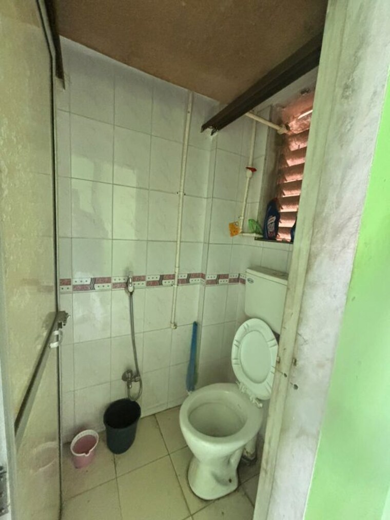 Bathroom, mahavir-platinum-chs-ltd 1 RK 300 Sq.Ft. Apartment In Govandi East Mumbai 10622363