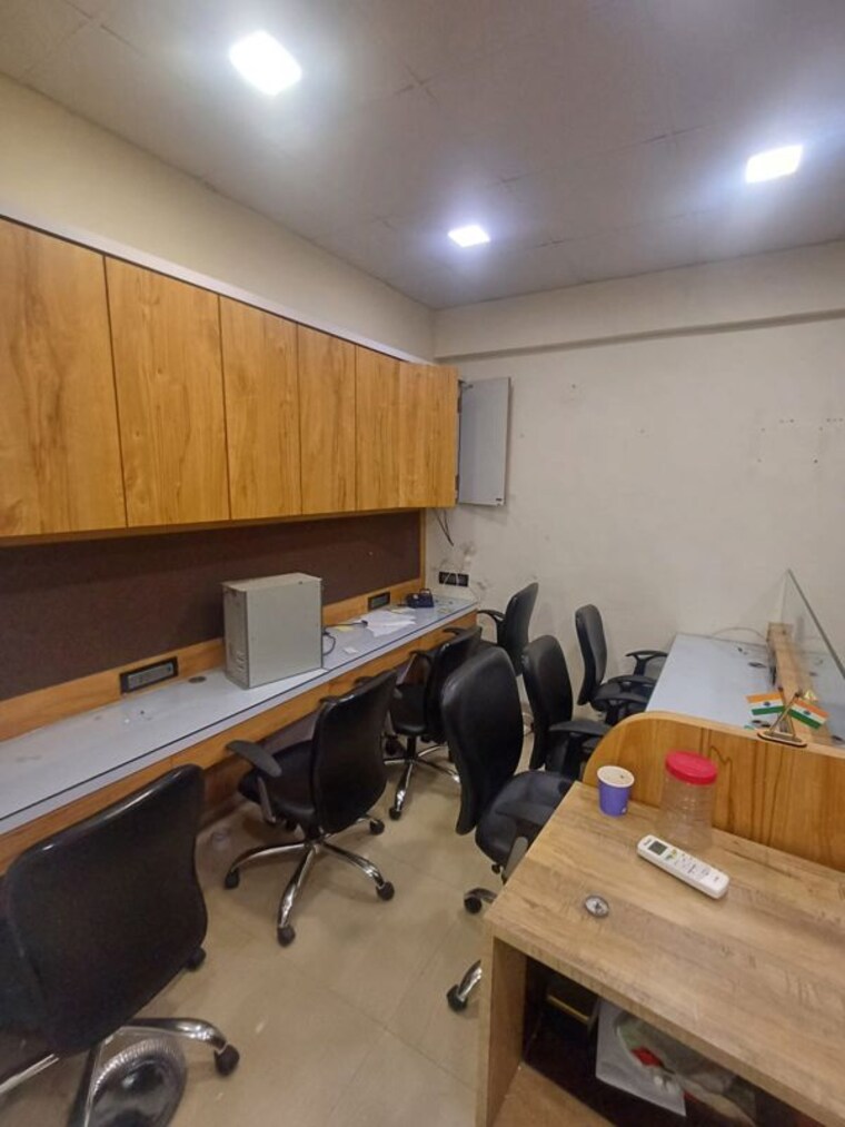 Team Area, knox-plaza Commercial Office Space 350 Sq.Ft. In Malad West Mumbai 10622370