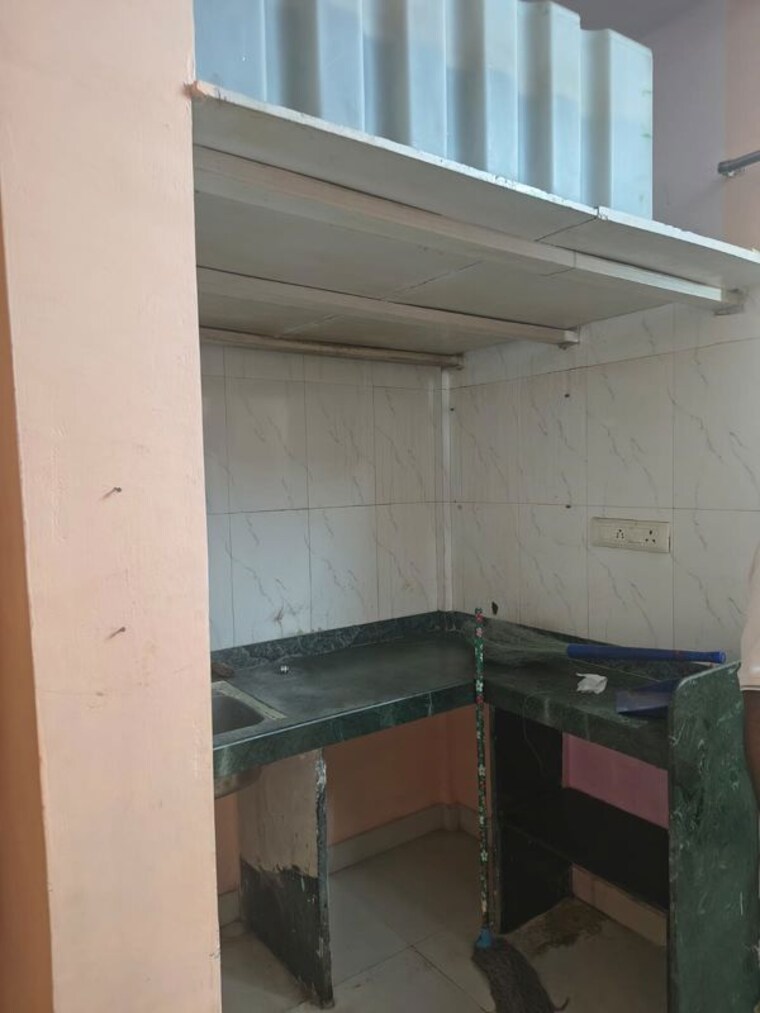 Kitchen, shell-colony 1 Bedroom 300 Sq.Ft. Apartment In Chembur Mumbai 10622376