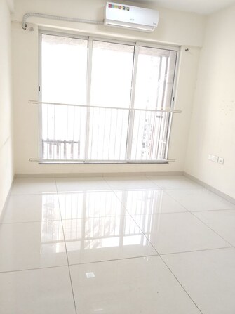 1 BHK 420 Sq.Ft. Apartment in Dosti Oro 67