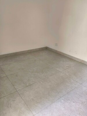Room in 2 BHK Builder Floor at Sector 22 – for Rent