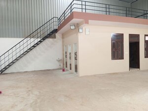Room in  Warehouse at Mansarovar Extension – for Rent