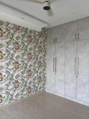 Bathroom in 3.5 BHK Apartment at Dosti Eastern Bay, Wadala – for Rent