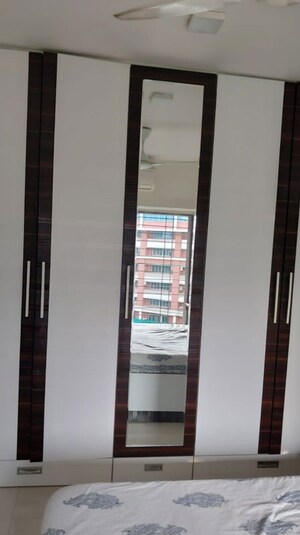 Room in 1 BHK Apartment at Rishab Anton CHS, Kandivali West – for Rent