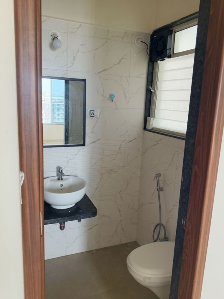 Bathroom, chaphalkar-elina-lite 2 Bedroom 1000 Sq.Ft. Apartment In Mohammadwadi Pune 10622428