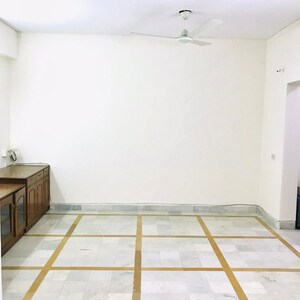 Room in 2 BHK Builder Floor at Sector 21 – for Rent