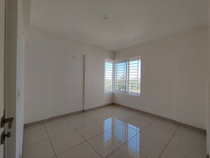 Room in 2 BHK Apartment at Mana Macasa Emerald, Choodasandra – for Sale