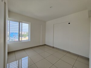Room in 2 BHK Apartment at Mana Macasa Emerald, Choodasandra – for Sale