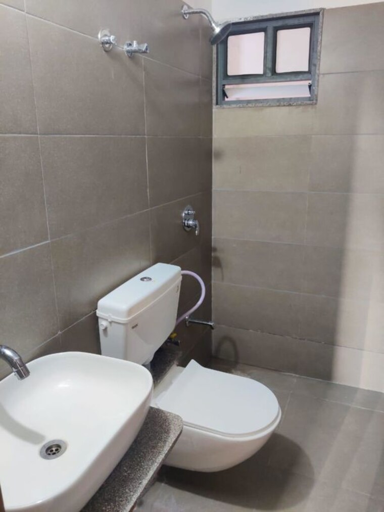 Bathroom, ganesh-malabar-county 2 Bedroom 2500 Sq.Ft. Apartment In Near Nirma University On Sg Highway Ahmedabad 10622505