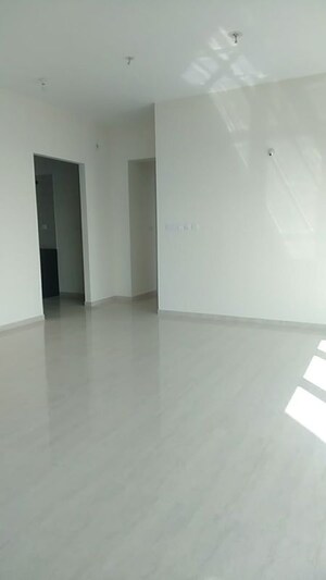 Room in 3 BHK Apartment at Sheth Auris Serenity Tower 1, Malad West – for Rent