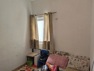Living Room in 2.5 BHK Apartment at Unitech Uniworld Gardens 2, Sector 47 – for Rent