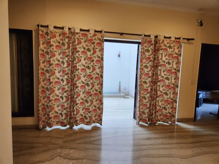 Bedroom, unitech-uniworld-gardens 3.5 Bedroom 1450 Sq.Ft. Builder Floor In Sector 47 Gurgaon 10622542