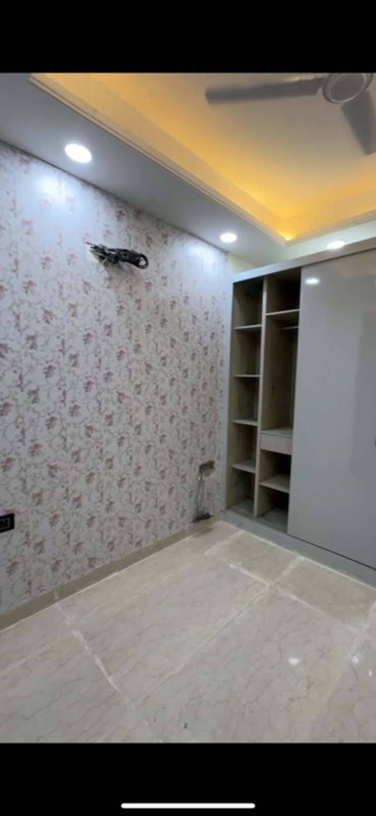 Room, puri-kohinoor-emporium 3 Bedroom 140 Sq.Yd. Builder Floor In Sector 89 Faridabad 10622532