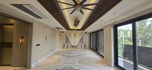 Room in 3 BHK Builder Floor at Sector 21 – for Rent