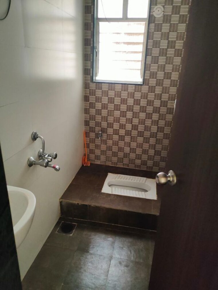 Bathroom, shivane 2 Bedroom 800 Sq.Ft. Apartment In Shivane Pune 10622534