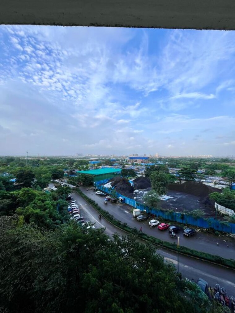 Swimming Pool, lodha-amara 2 Bedroom 900 Sq.Ft. Apartment In Kolshet Road Thane 10622565