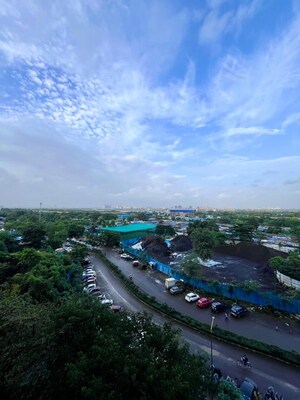 Plot Area in 2 BHK Apartment at Lodha Amara, Kolshet Road – for Sale