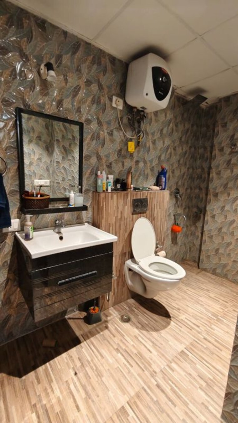 Team Area, unitech-the-residences-sector-33 2.5 Bedroom 1250 Sq.Ft. Apartment In Sector 33 Gurgaon 10622561