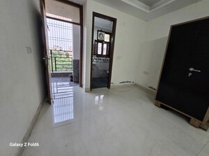 Room in 2 BHK Builder Floor at Chattarpur – for Rent