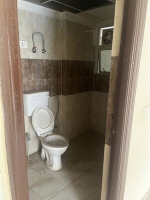 Bathroom in 2.5 BHK Apartment at Panchsheel Greens II, Sector 16 Greater Noida – for Sale