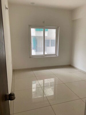 Room in 4 BHK Apartment at Eshanti Elegance, Vasna Bhayli Road – for Sale