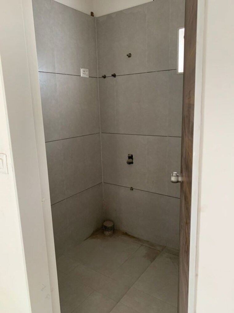 Bathroom, eshanti-elegance 4 Bedroom 1650 Sq.Ft. Apartment In Vasna Bhayli Road Vadodara 10622571