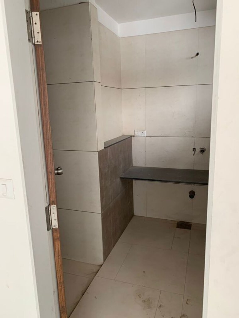 Bathroom, eshanti-elegance 4 Bedroom 1650 Sq.Ft. Apartment In Vasna Bhayli Road Vadodara 10622571