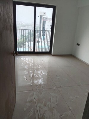 Room in 3 BHK Apartment at Thaltej – for Rent