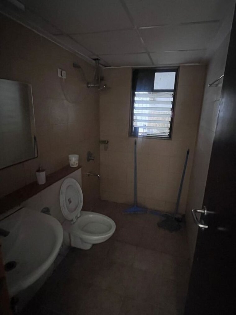 Bathroom, pride-platinum 2.5 Bedroom 1400 Sq.Ft. Apartment In Baner Pune 10534514