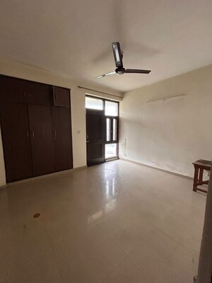 Room in 3 BHK Apartment at Omaxe Heights, Sector 86 – for Sale