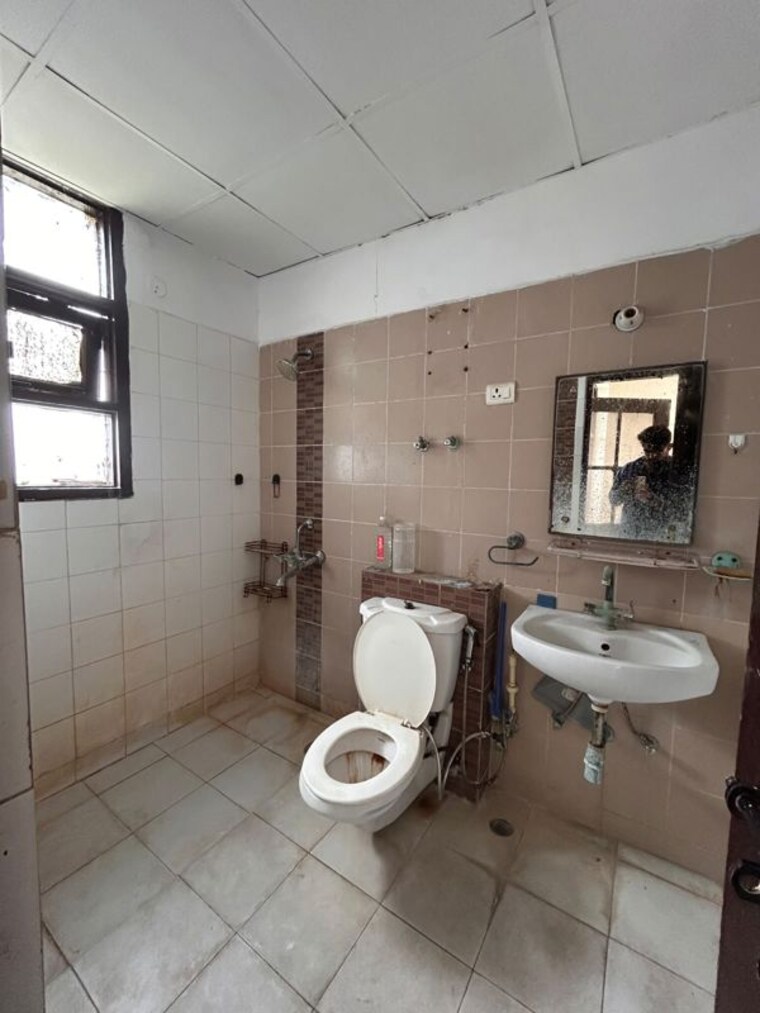 Bathroom, omaxe-heights 3 Bedroom 1611 Sq.Ft. Apartment In Sector 86 Faridabad 10622638
