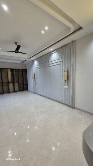 Room in 6+ BHK Independent House at Sector 125 – for Sale