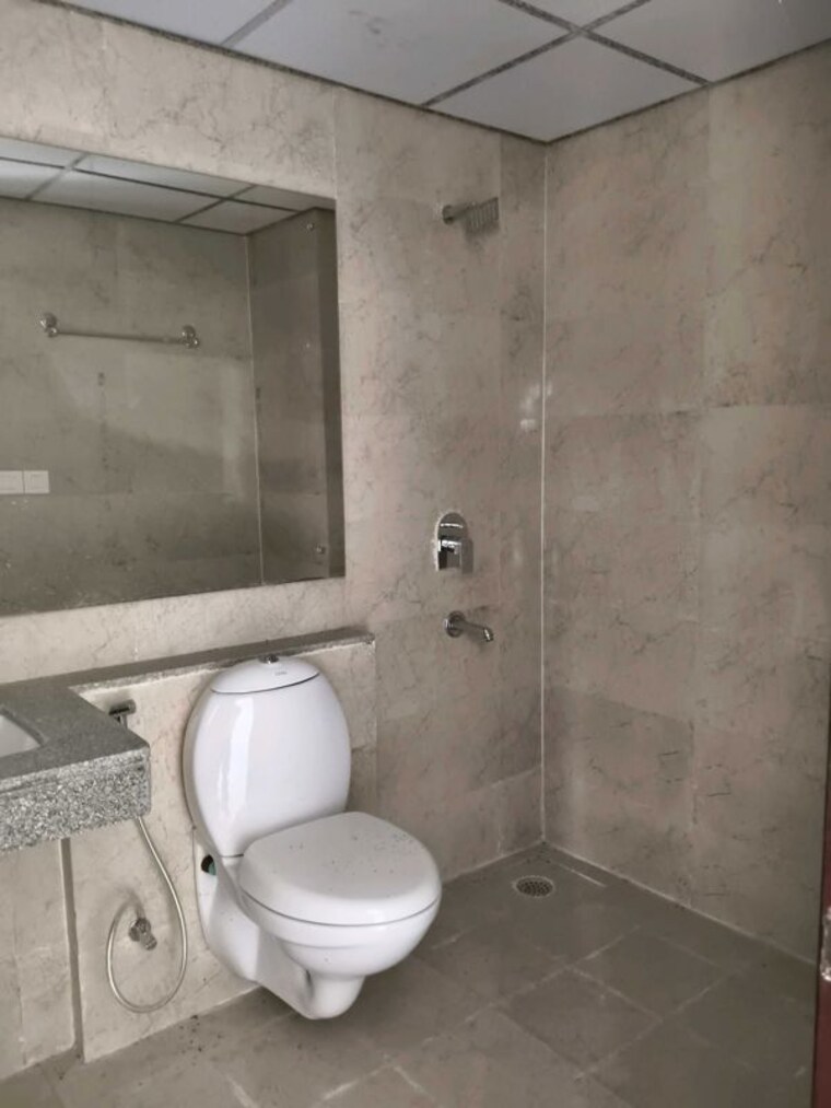 Bathroom, sector 21 3 Bedroom 1550 Sq.Ft. Builder Floor In Sector 21 Gurgaon 10622666