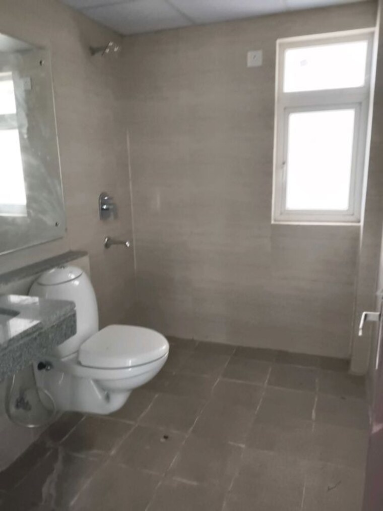 Bathroom, sector 21 3 Bedroom 1550 Sq.Ft. Builder Floor In Sector 21 Gurgaon 10622666