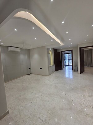 Room in 3 BHK Builder Floor at Sector 55 – for Sale