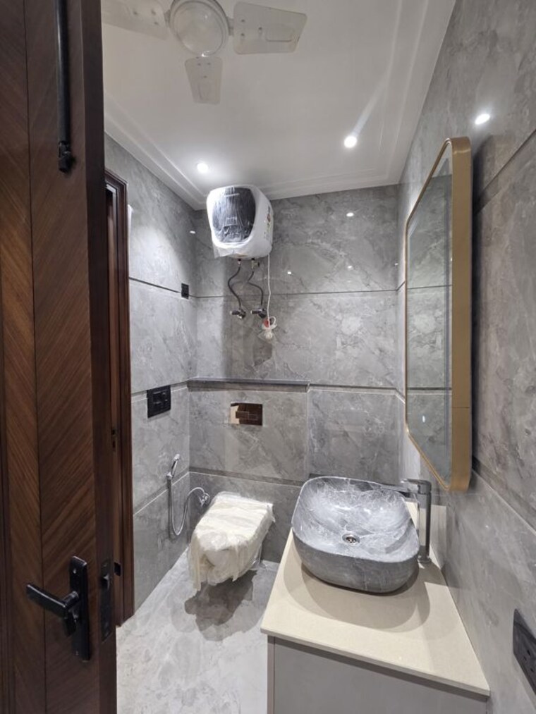 Bathroom, sector 55 3 Bedroom 1620 Sq.Ft. Builder Floor In Sector 55 Gurgaon 10622652
