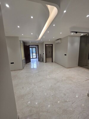Room in 3 BHK Builder Floor at Sector 55 – for Sale