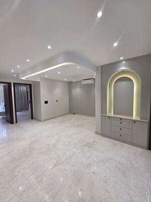 Room in 3 BHK Builder Floor at Sector 55 – for Sale