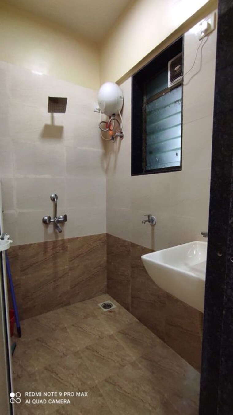Bathroom, onkar-chs 1 Bedroom 450 Sq.Ft. Apartment In Goregaon East Mumbai 10622668