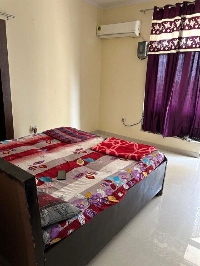 Bedroom, suraksha-vihar-cghs 3 Bedroom 1450 Sq.Ft. Apartment In Sector 45 Faridabad 10622682