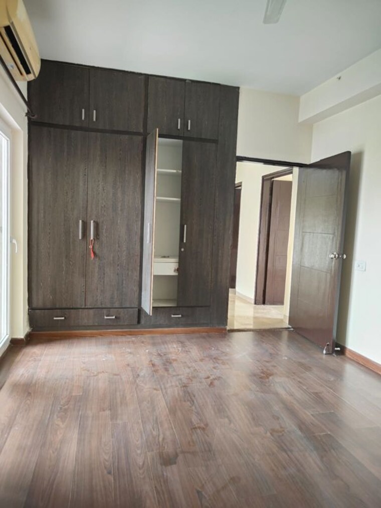 Room, unitech-the-residences-gurgaon 3.5 Bedroom 1850 Sq.Ft. Apartment In Sector 33 Gurgaon 10622697