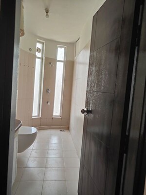 Building Lobby in 3.5 BHK Apartment at Unitech The Residences Gurgaon, Sector 33 – for Rent