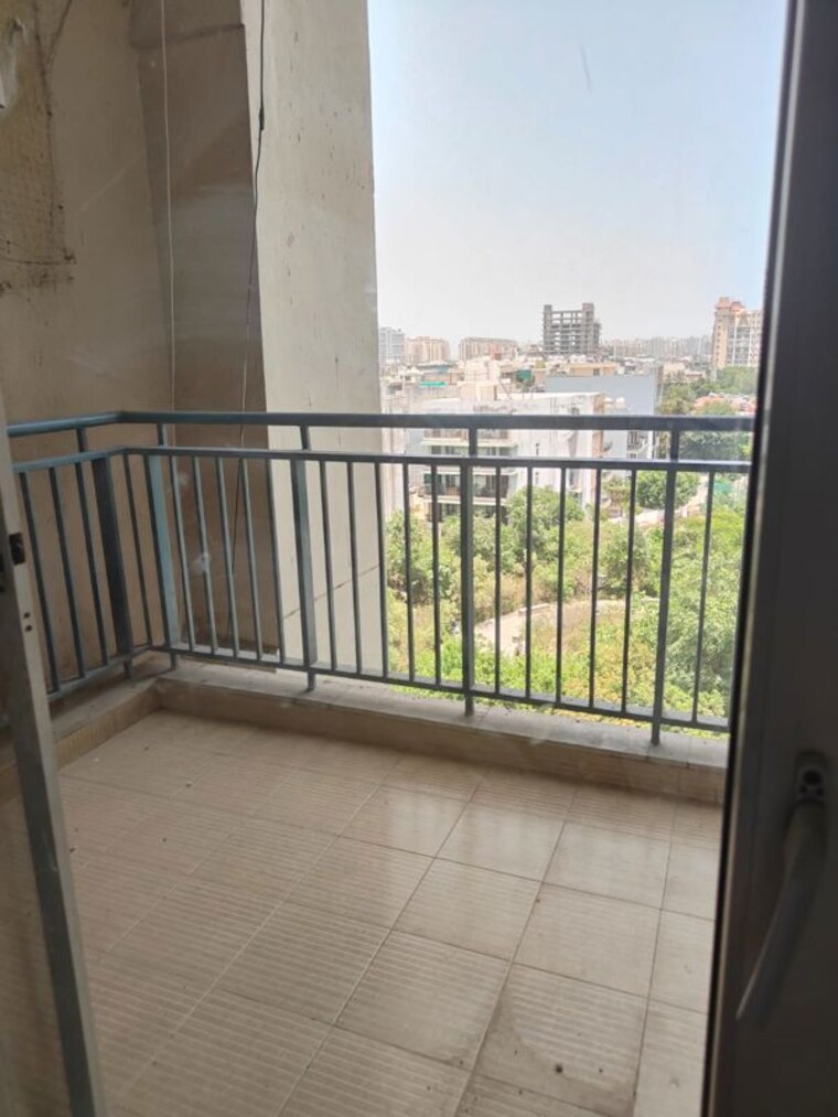 Balcony, unitech-the-residences-gurgaon 3.5 Bedroom 1850 Sq.Ft. Apartment In Sector 33 Gurgaon 10622697