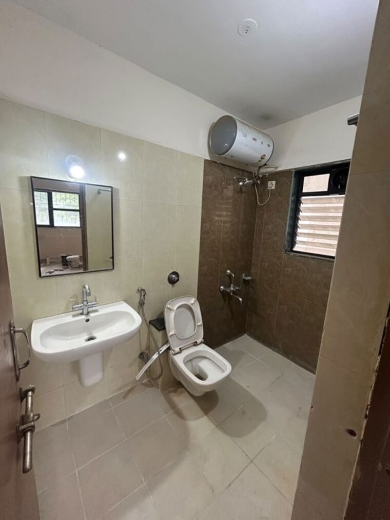 Bathroom, raheja-vistas-phase-ii 2 Bedroom 1100 Sq.Ft. Apartment In Mohammadwadi Pune 10622688